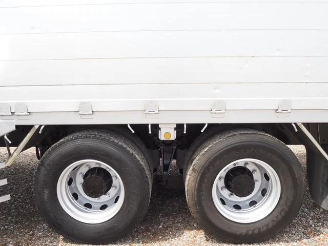 UD Trucks QUON 35