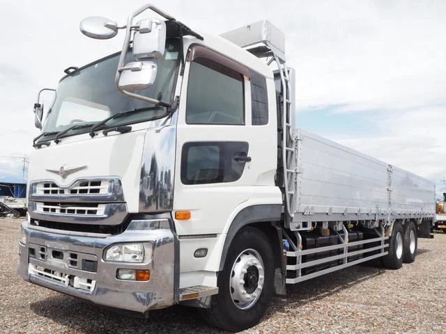 UD Trucks QUON 52