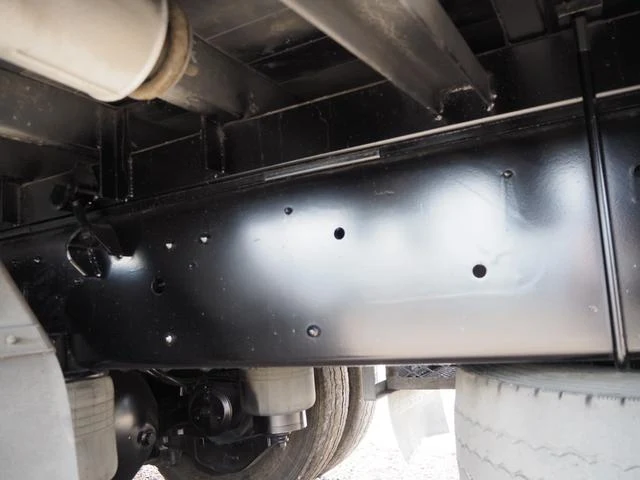 UD Trucks QUON 34