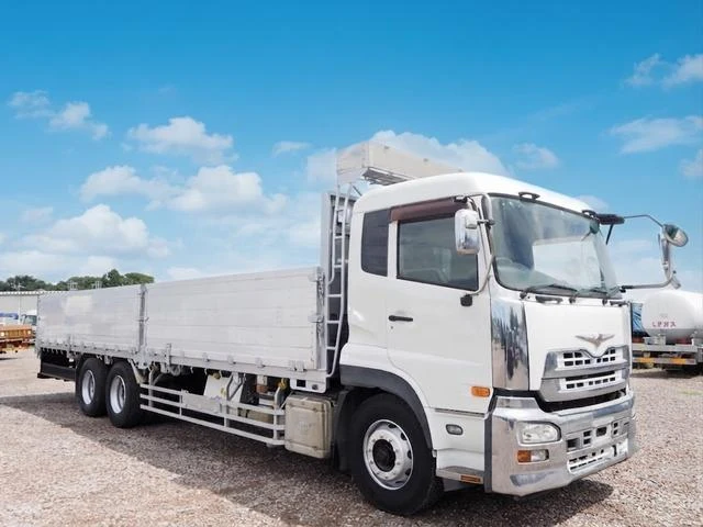 UD Trucks QUON 8