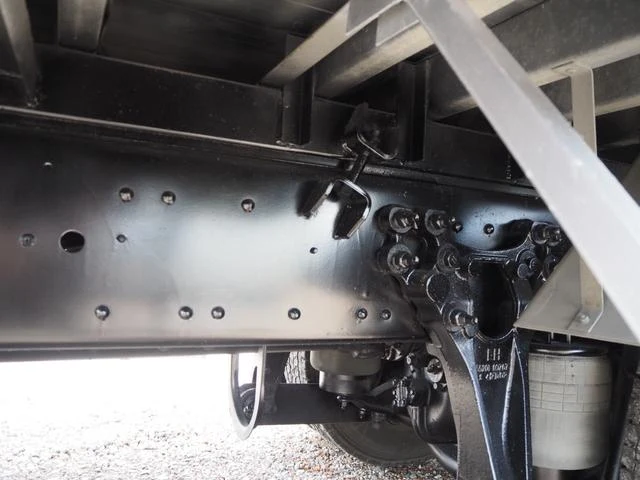 UD Trucks QUON 41