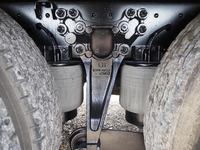 UD Trucks QUON 36
