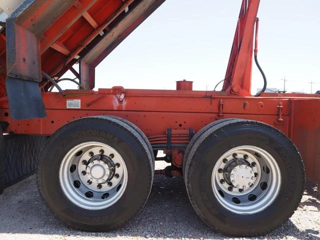 UD Trucks QUON 31