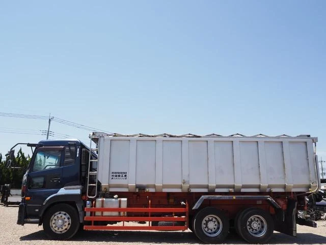 UD Trucks QUON 3