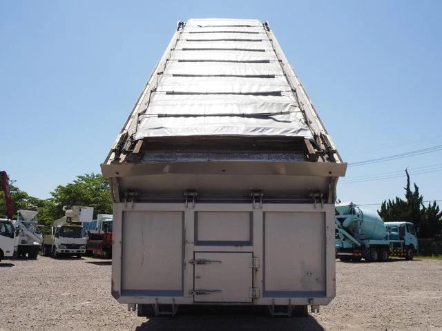 UD Trucks QUON 10