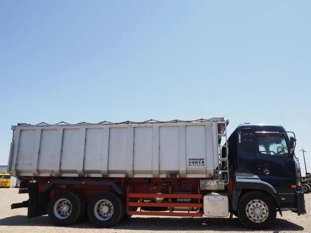 UD Trucks QUON 7