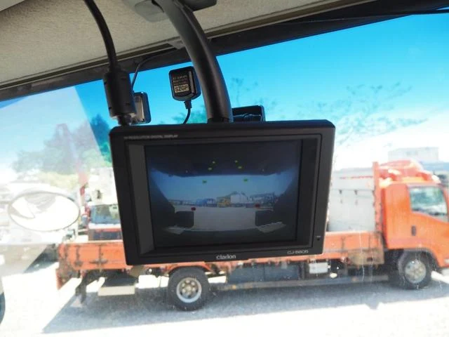 UD Trucks QUON 73