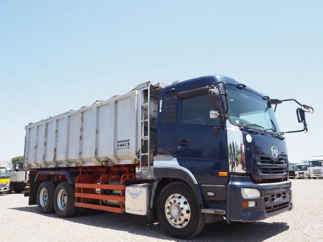 UD Trucks QUON 8