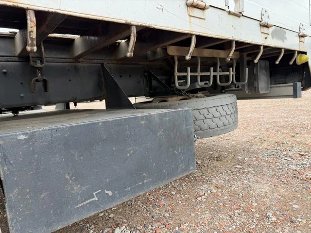 UD Trucks QUON 21