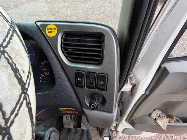 UD Trucks QUON 50
