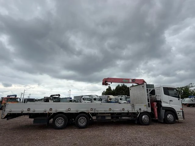 UD Trucks QUON 43