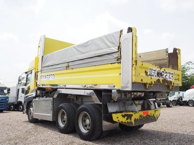UD Trucks QUON 4