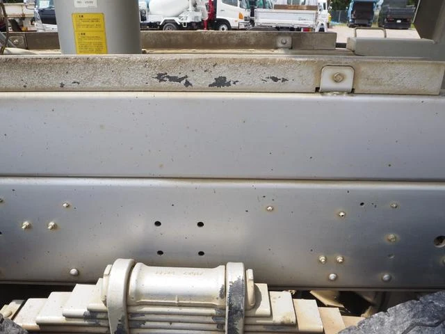 UD Trucks QUON 40