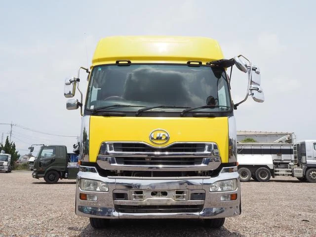 UD Trucks QUON 9