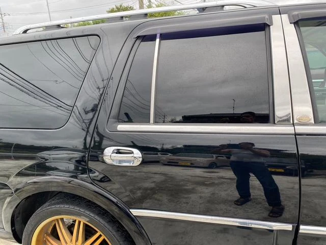 Lincoln NAVIGATOR 26