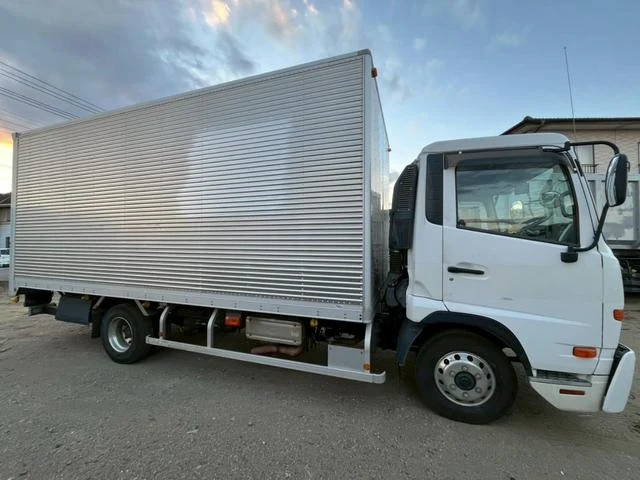 UD Trucks CONDOR 8