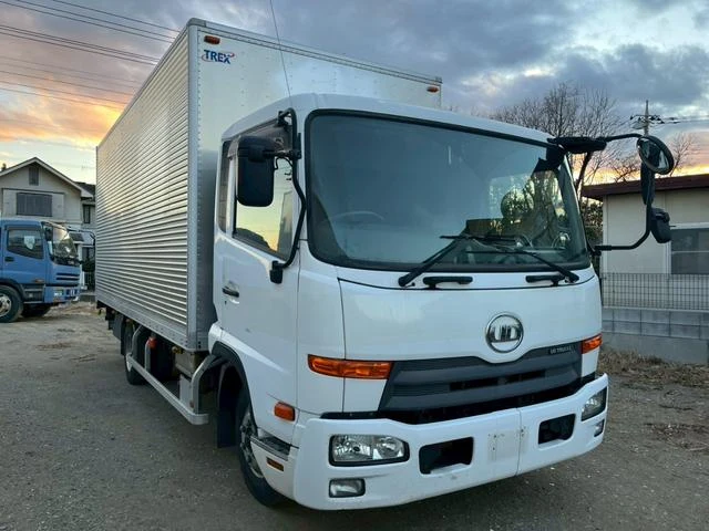 UD Trucks CONDOR 4