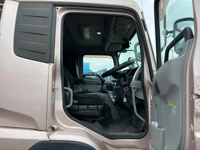 UD Trucks CONDOR 48