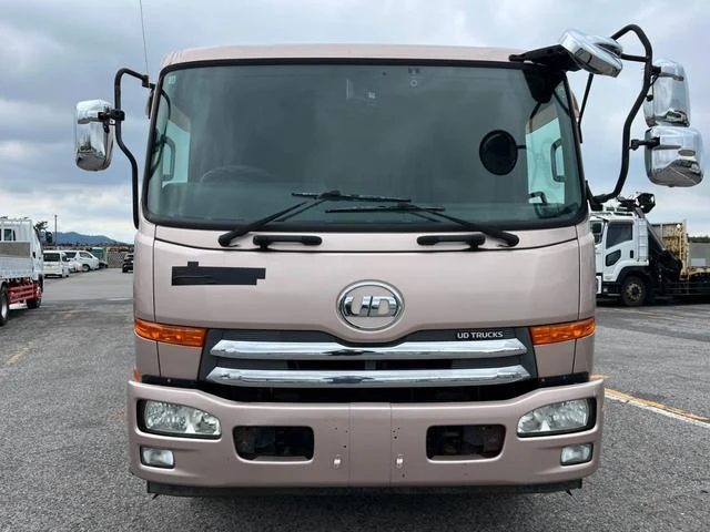 UD Trucks CONDOR 2