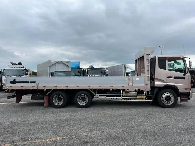 UD Trucks CONDOR 5