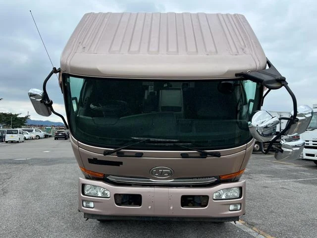 UD Trucks CONDOR 3
