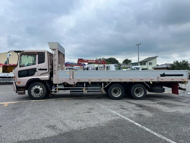 UD Trucks CONDOR 6