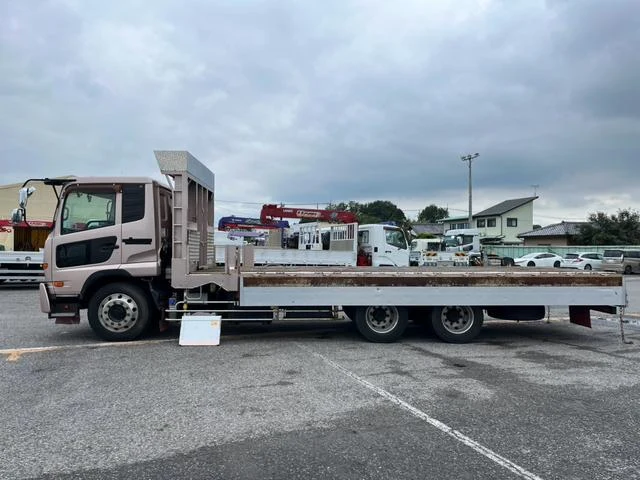 UD Trucks CONDOR 11