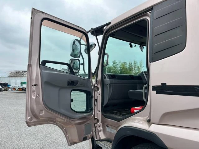 UD Trucks CONDOR 64