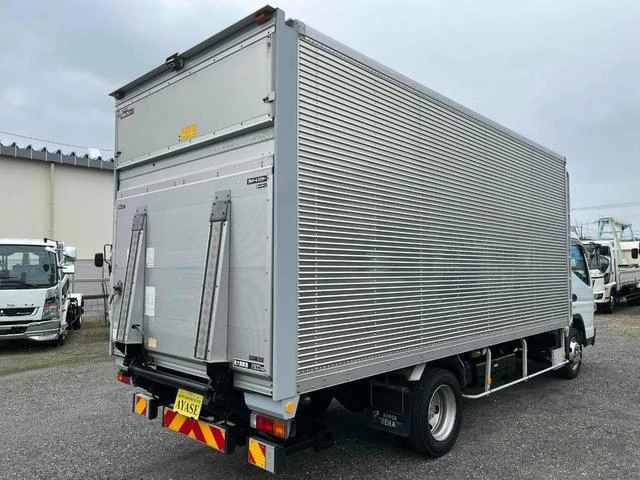 Mitsubishi Fuso CANTER 23
