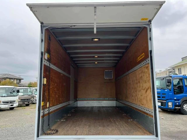 Mitsubishi Fuso CANTER 6