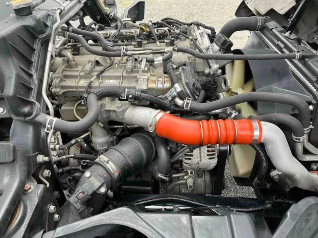 Mitsubishi Fuso CANTER 17