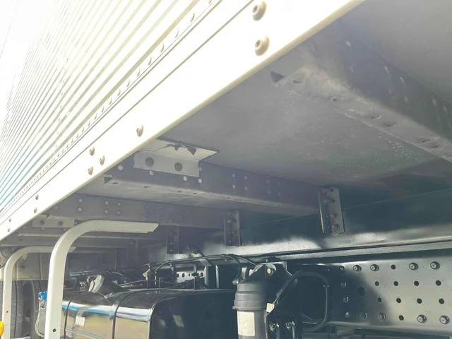 Mitsubishi Fuso CANTER 32