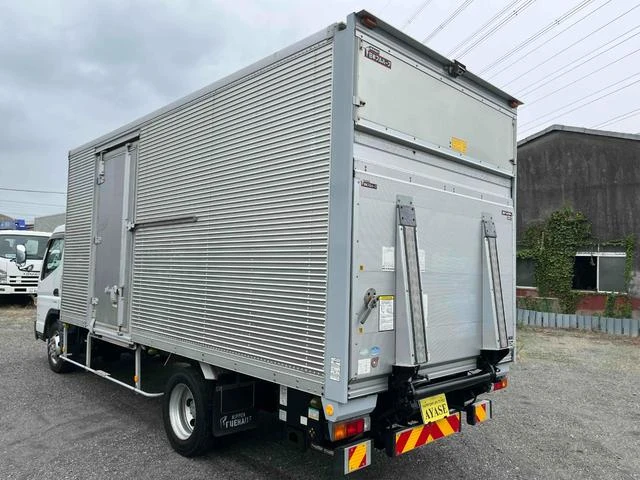 Mitsubishi Fuso CANTER 4