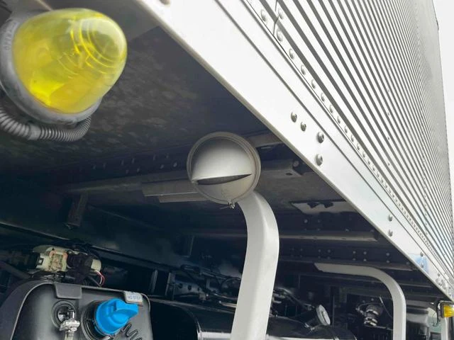 Mitsubishi Fuso CANTER 11