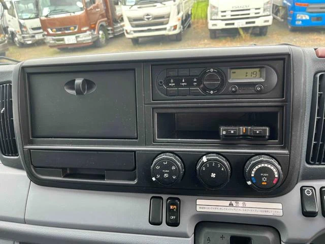 Mitsubishi Fuso CANTER 43