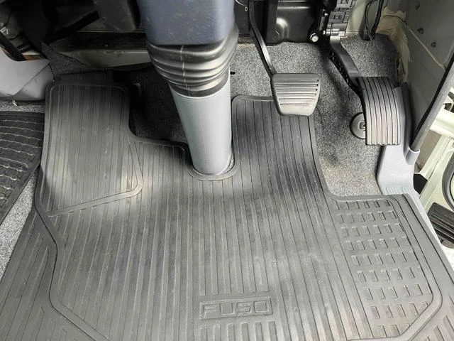 Mitsubishi Fuso CANTER 46