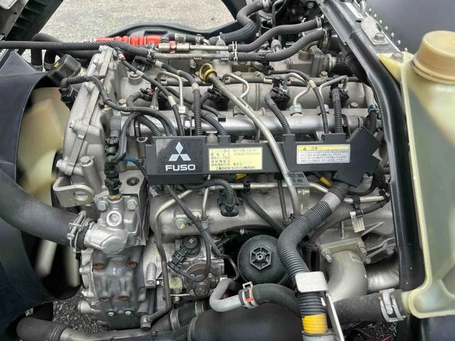 Mitsubishi Fuso CANTER 48