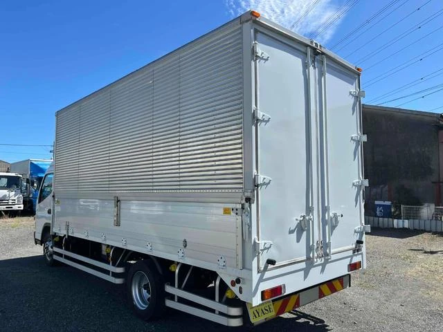 Mitsubishi Fuso CANTER 4