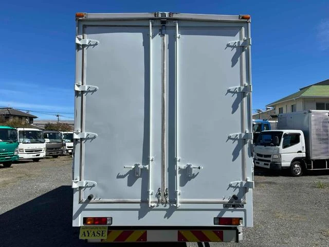 Mitsubishi Fuso CANTER 24