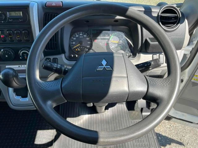 Mitsubishi Fuso CANTER 15