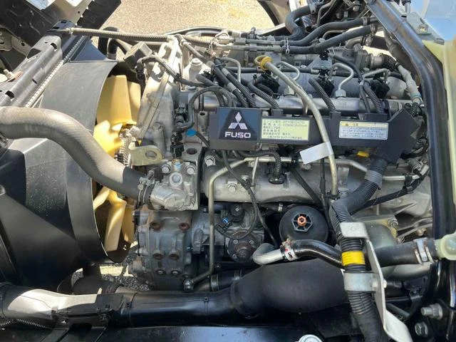 Mitsubishi Fuso CANTER 52