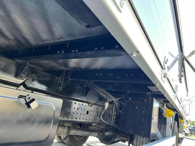 Mitsubishi Fuso CANTER 38