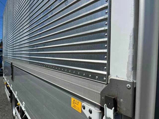 Mitsubishi Fuso CANTER 28