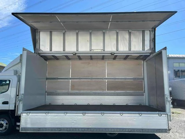 Mitsubishi Fuso CANTER 29