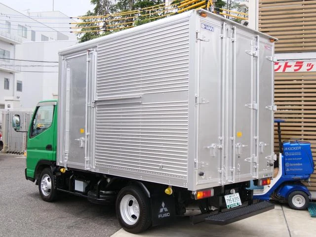 Mitsubishi Fuso CANTER 2