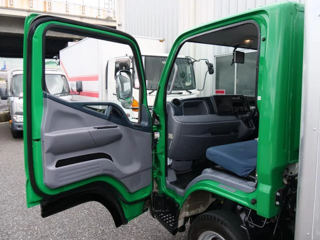 Mitsubishi Fuso CANTER 64