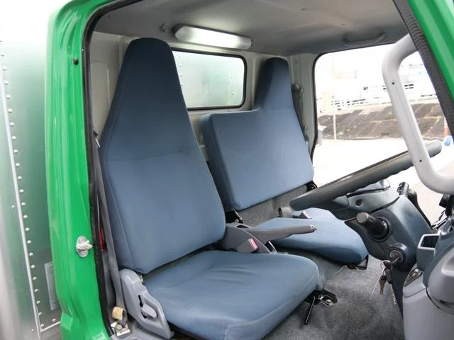 Mitsubishi Fuso CANTER 52