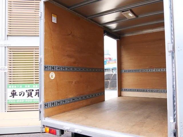 Mitsubishi Fuso CANTER 43
