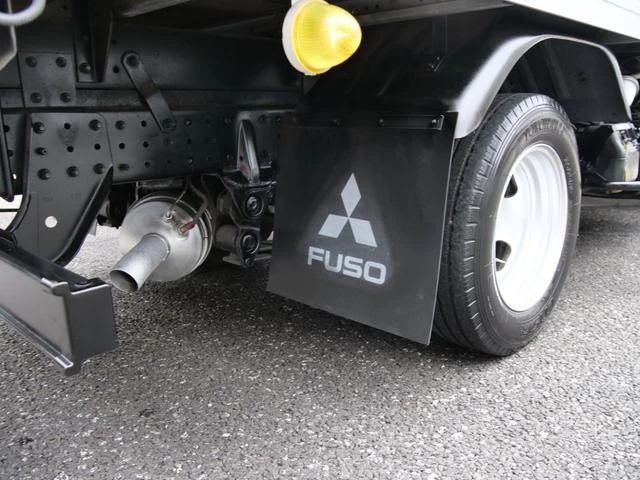 Mitsubishi Fuso CANTER 27