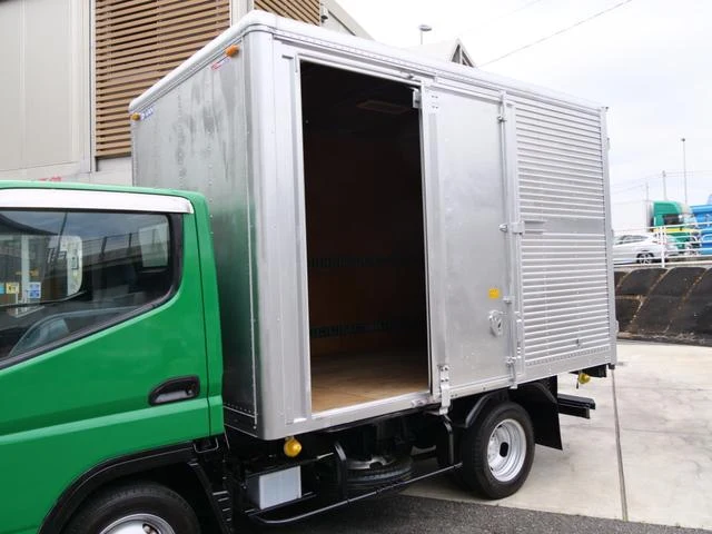 Mitsubishi Fuso CANTER 19